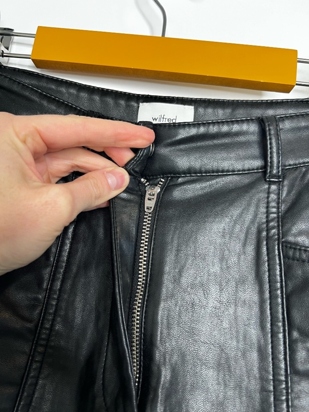 Wilfred by Aritzia Black Faux Leather High-Waisted Pants | Size 0 - Picture 6 of 7